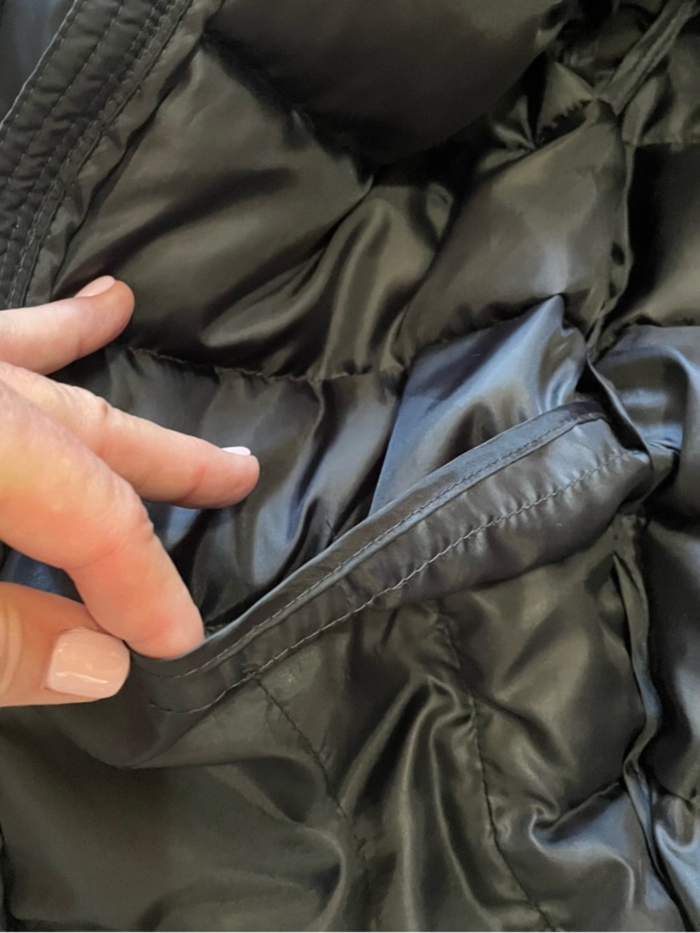 Under Armour Black Hooded Quilted Puffer Jacket - Picture 10 of 12